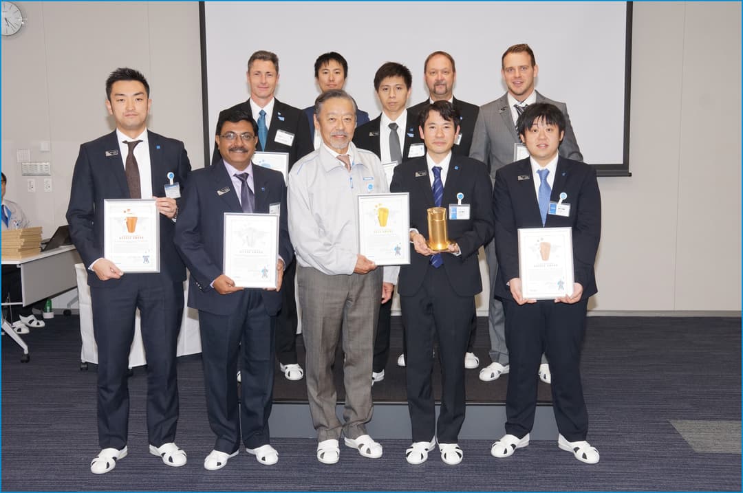 Group picture of the winners of BlackJack Award World Cup 2017 with Mr. Atsushi Horiba